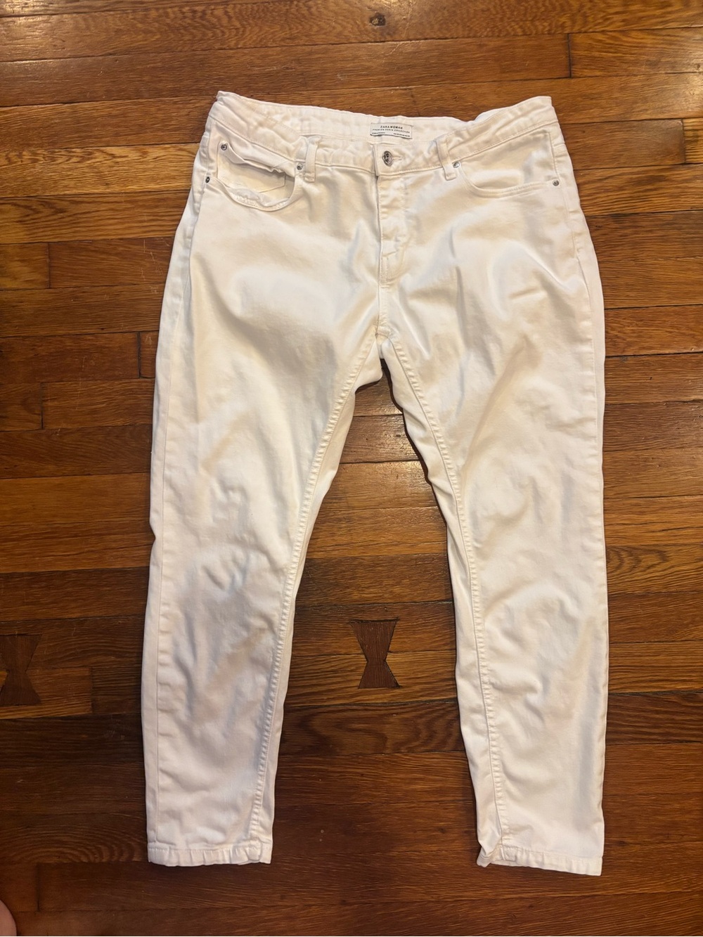 Zara White Slim Fit Jeans - Classic Casual Style